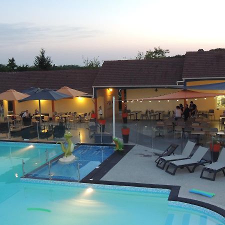 Camping L'Arada Parc Hotel Sonzay Luaran gambar